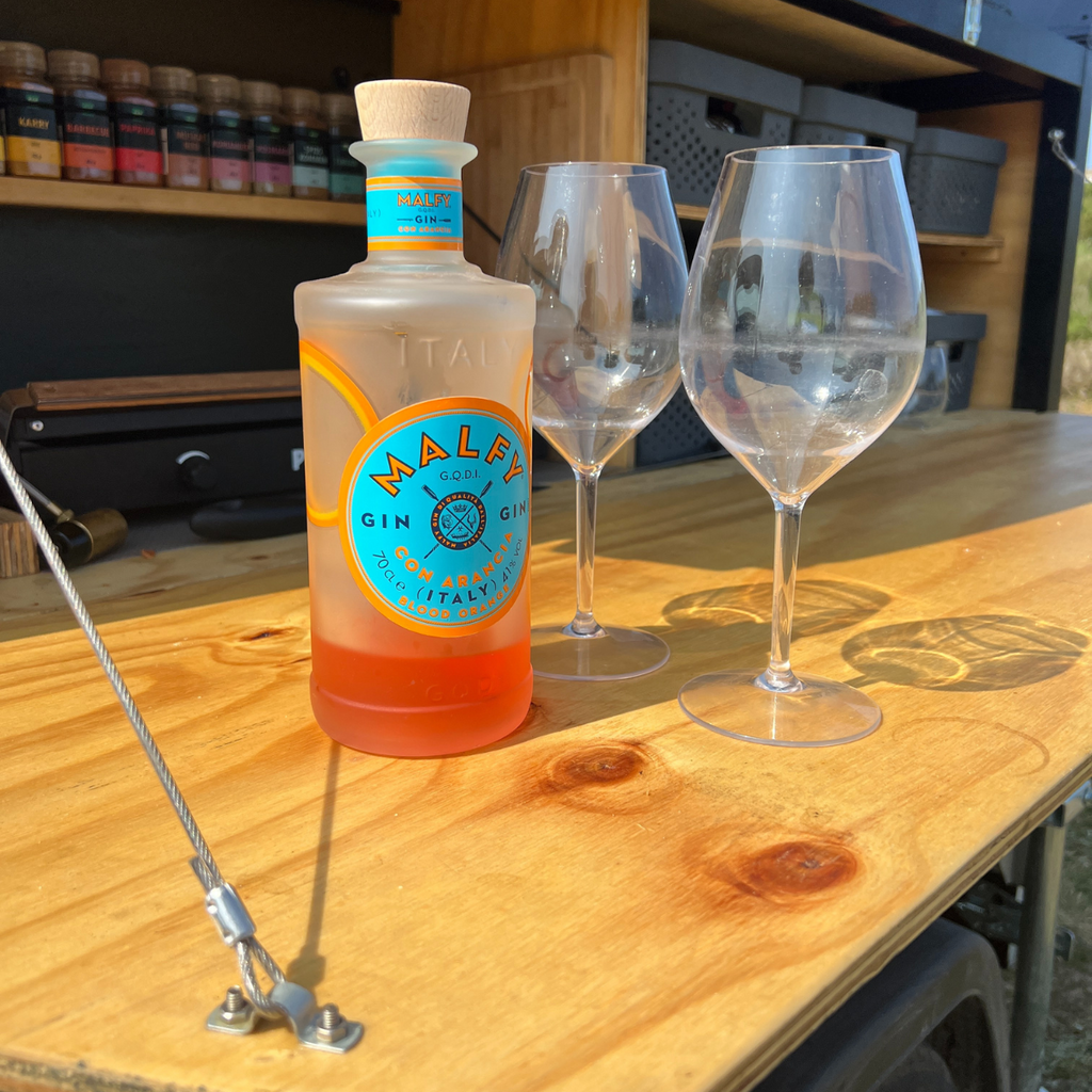 Camp trailer med tagtelt. Her ses køkkenet 