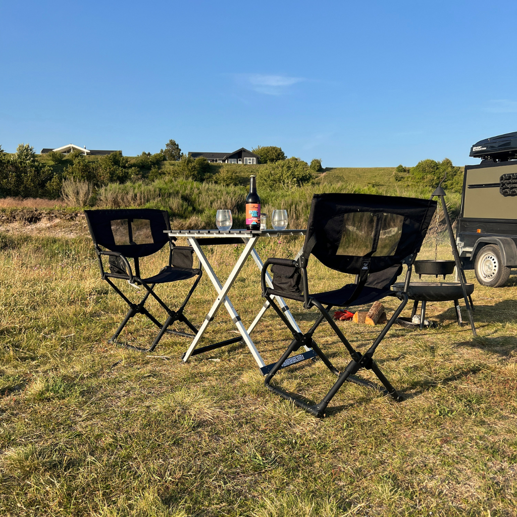 Frontrunner expander stole og bord som udlejes hos Vildt Langt Ude