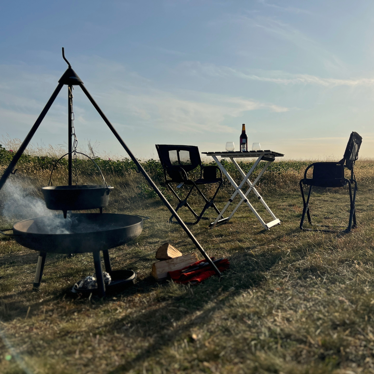 Frontrunner expander stole og bord som udlejes hos Vildt Langt Ude