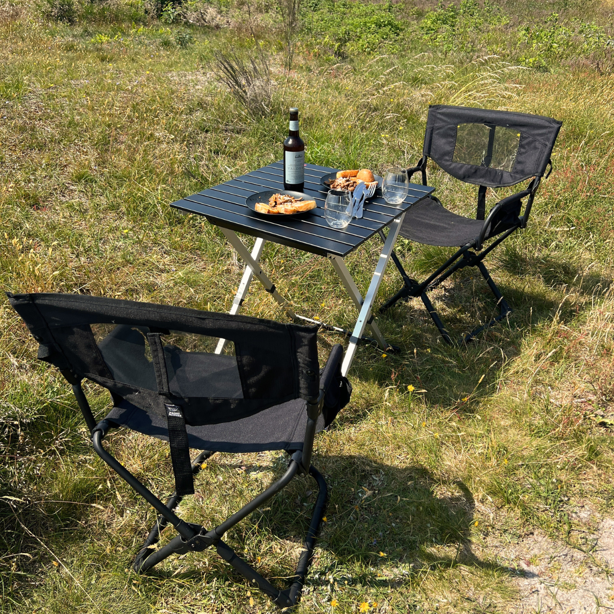 Frontrunner expander stole og bord som udlejes hos Vildt Langt Ude